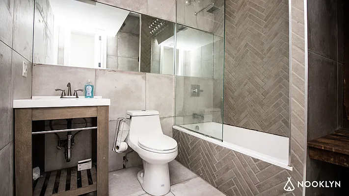 Rented by Nooklyn NYC LLC | media 21