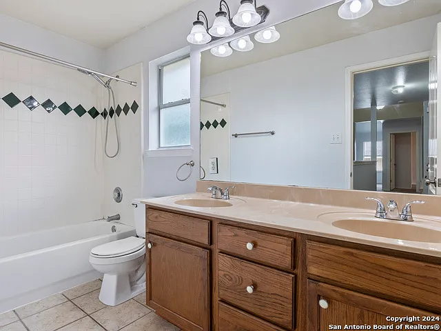 18 Nikita Dr — Photo 22