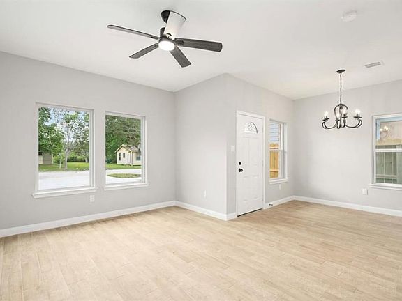2nd image of 4434 Davenport St Unit B