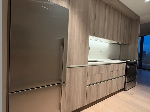 491 Keap Street image 3 of 17