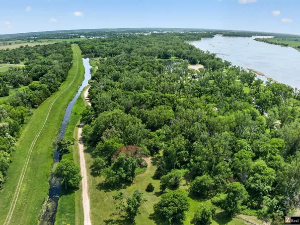 28407 W Maple Rd, Waterloo, NE 68069