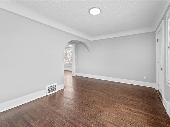 2nd image of 617 Cleophus Pkwy APT 2