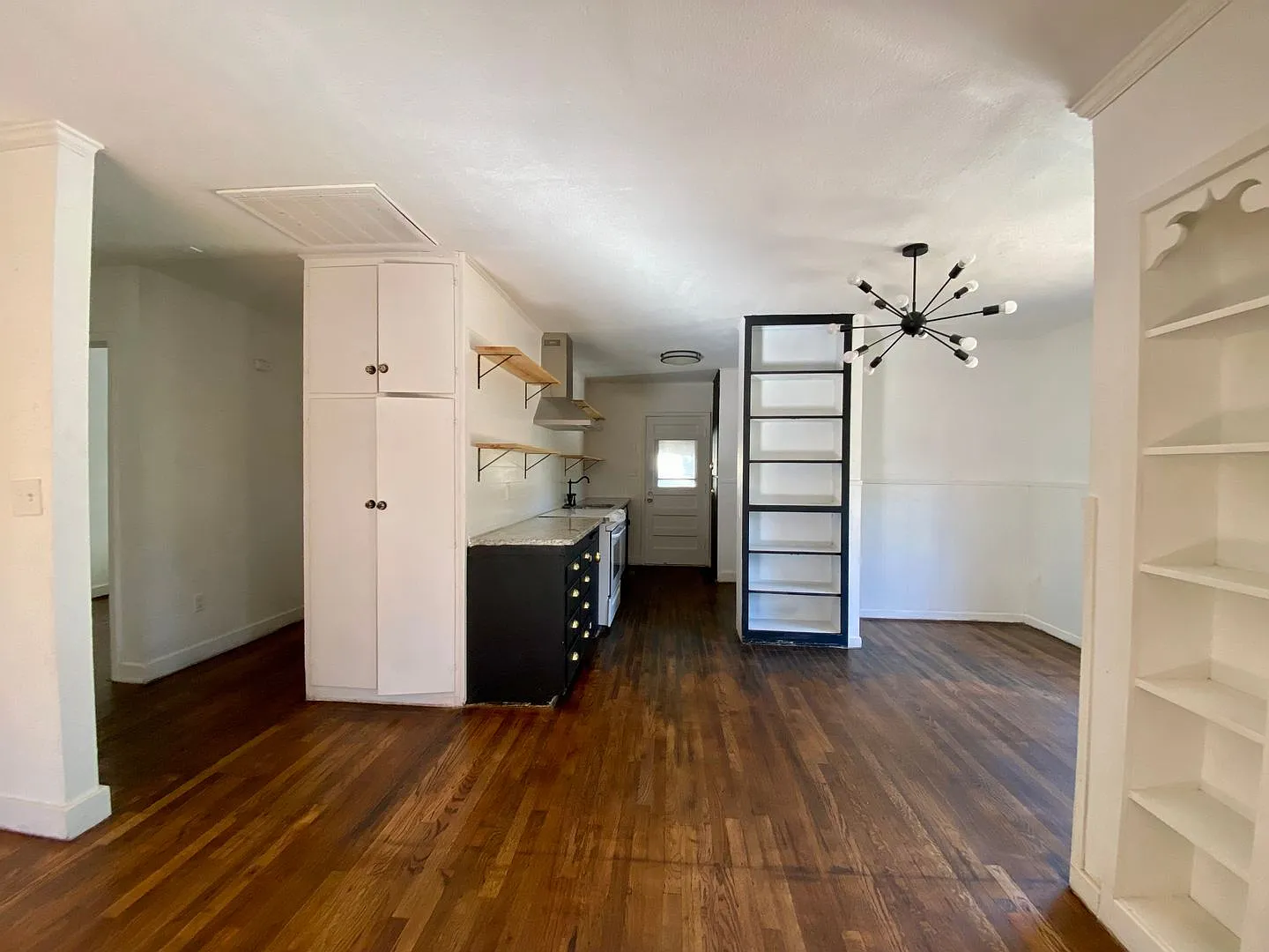 August Move in — Photo 3