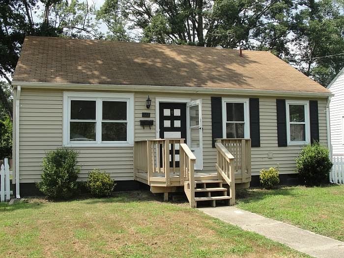 1st image of 122 S Ivy Ave