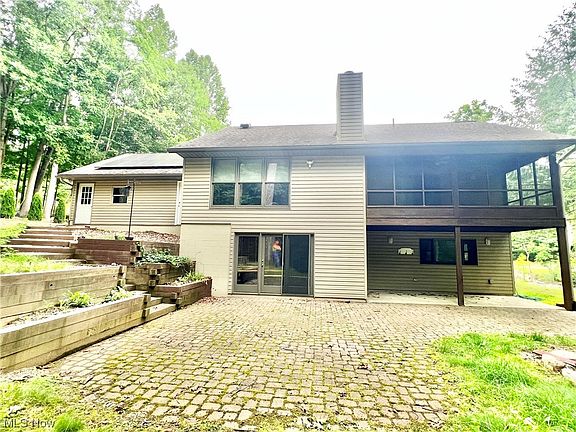 4th image of 621 Floral Valley Dr W