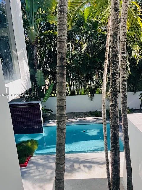 Tropical Isle Homes Sub 4 — Photo 2