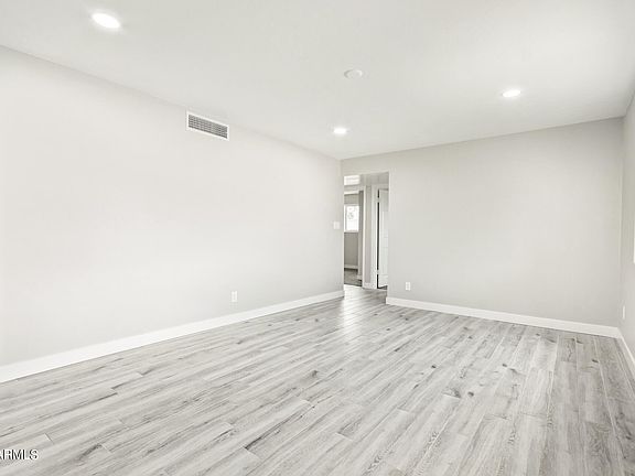 4th image of 9847 N 11th St