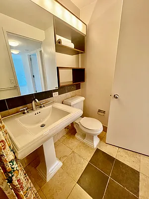 Rented by Cushman & Wakefield (Management) | media 9