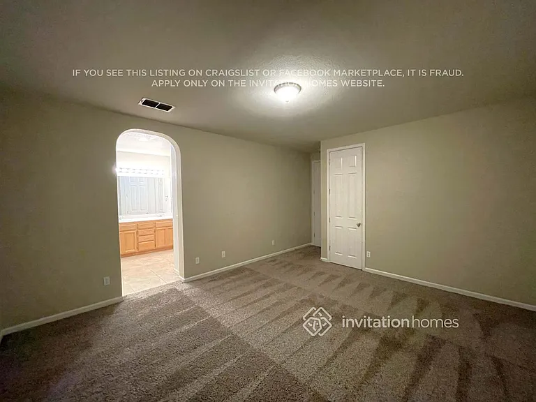 5736 Bridgecross Dr — Photo 11