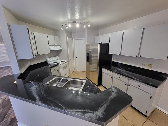 4th image of 6101 Crickethollow Dr