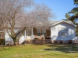 7066 Betts Rd, Greenbrier, TN 37073