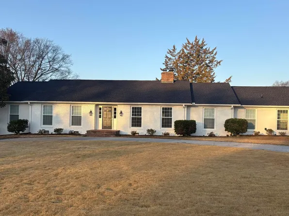 28 Isbell Ln, Greenville, SC 29607