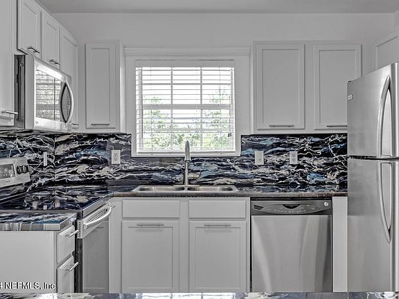 3rd image of 7800 POINT MEADOWS Drive #1031