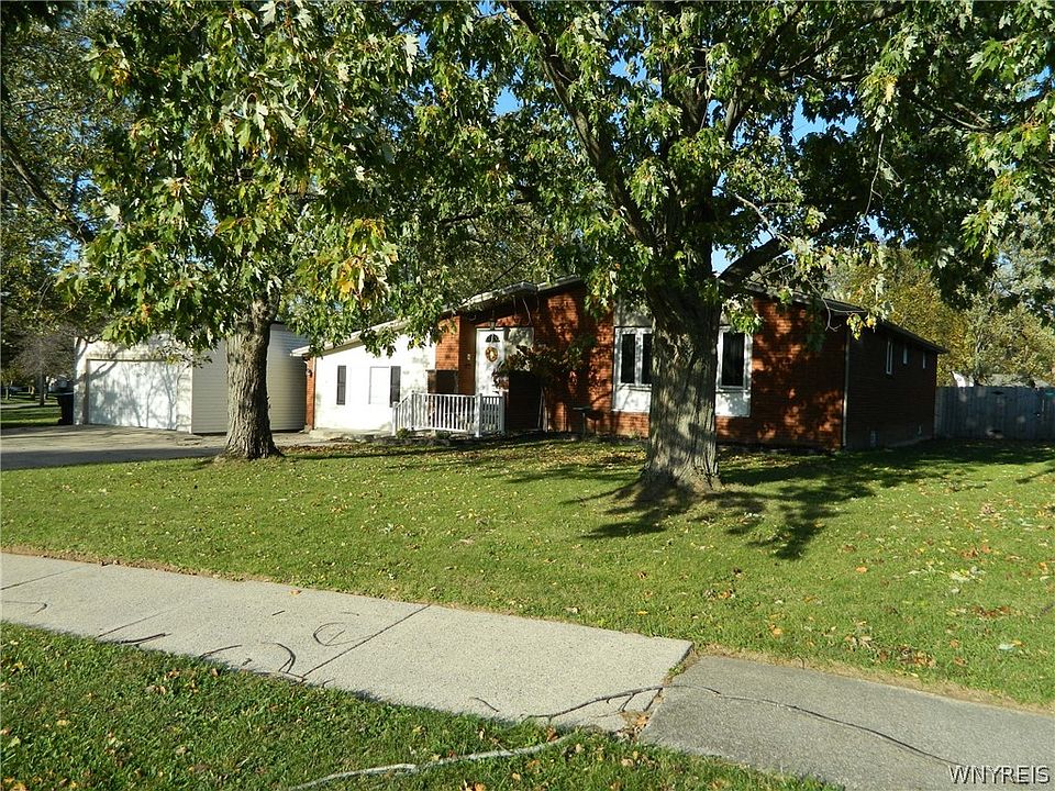 1st image of 76 6th Ave