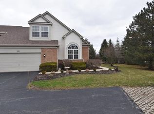 20 Waterfront Ct, Algonquin, IL 60102