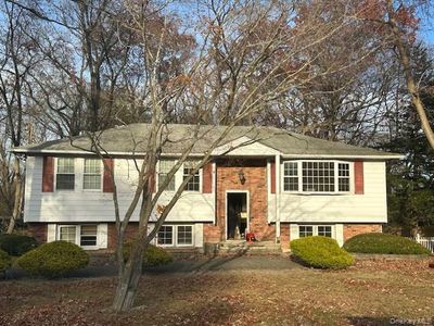 147 Pauls Path, Coram, NY, 11727