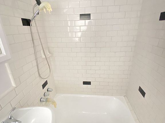 5th image of 578 N Kingsley Dr #1/2