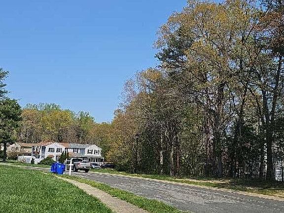 5th image of 3419 Walnut Ct Unit B