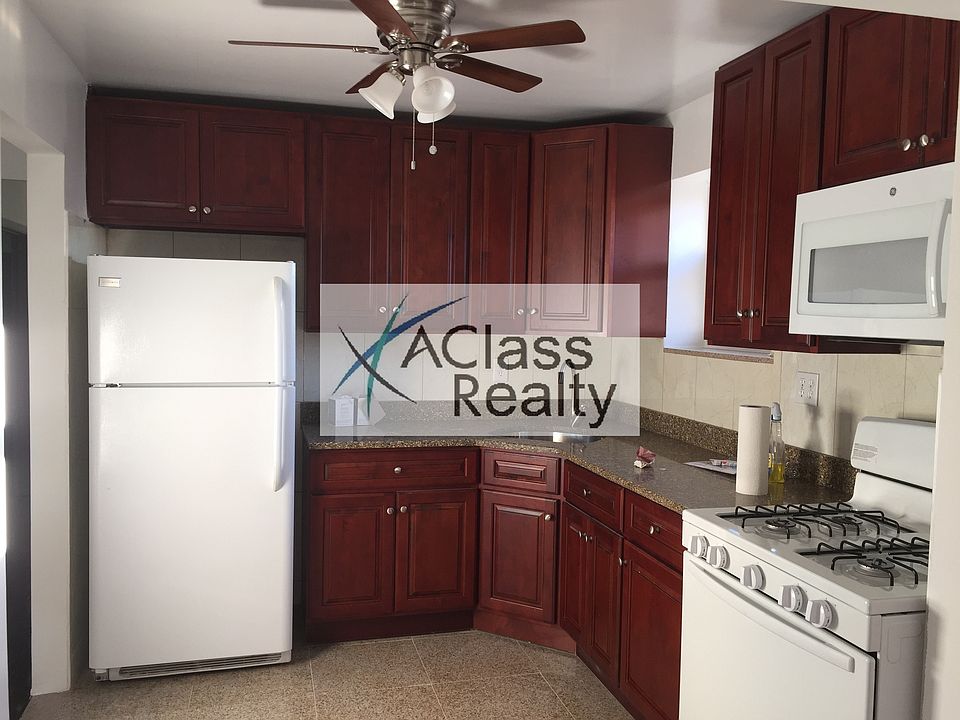 1st image of 3144 44th St APT 3