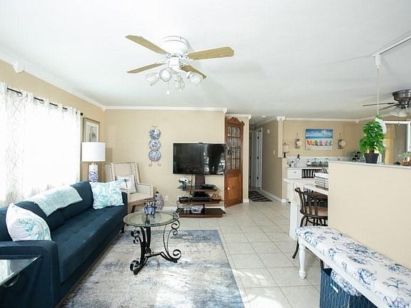 4th image of 926 Wren Cir
