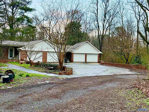 3rd image of 221 Freeman Dr