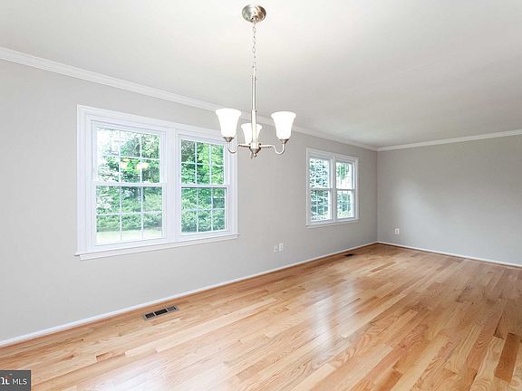 5th image of 5307 Greenough Pl
