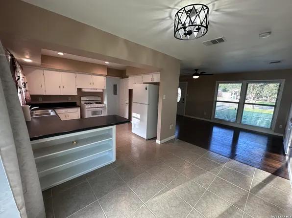 224 PROSPECT ST, Seguin, TX 78155