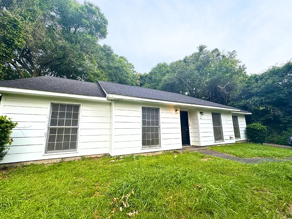 313 Vanderbilt Dr