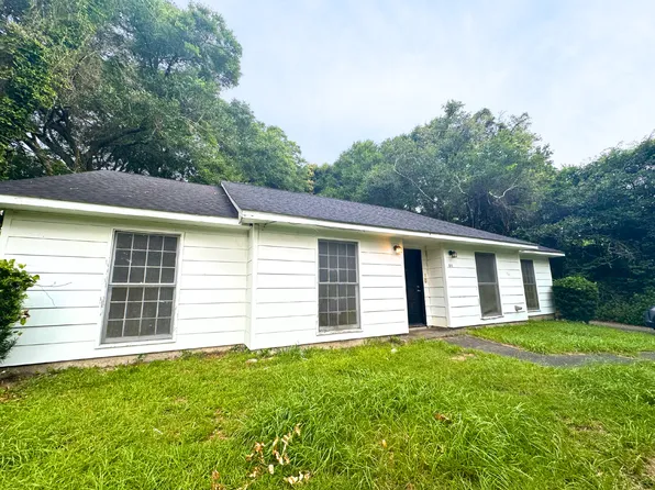 313 Vanderbilt Dr, Mobile, AL 36608
