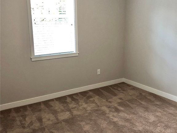 4th image of 14505 Knoll Park Dr E