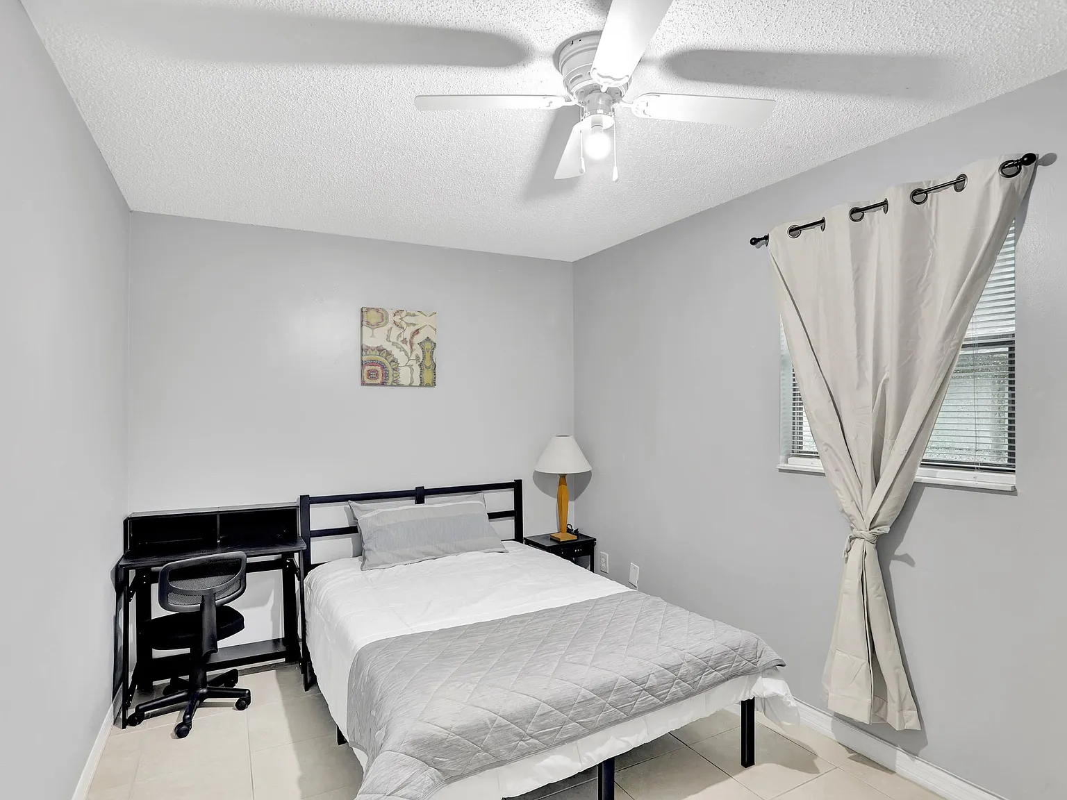 4 bed, 2.0 bath, 2052 sqft, $862 — Photo 2