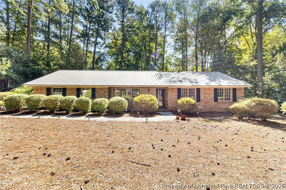 3 bed, 2.0 bath, 1830 sqft, $2,100 — Photo 1