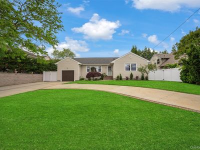 2716 Hewlett Avenue, Merrick, NY, 11566