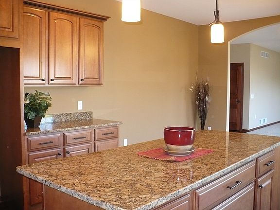 1512 Centennial Breakfast Bar