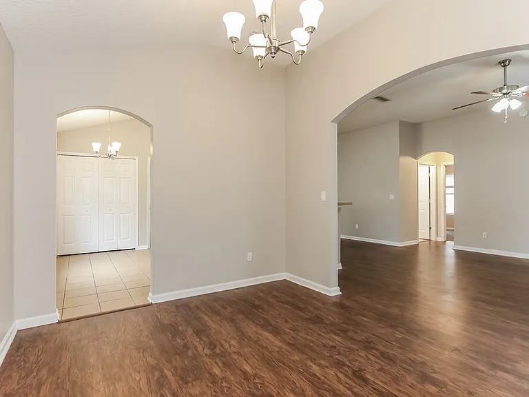 1841 Creekview Dr — Photo 5