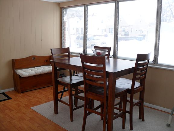 2nd image of 29325 Lake Shore Blvd
