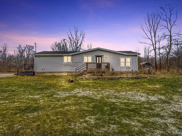 8311 State Rd, Bancroft, MI 48414