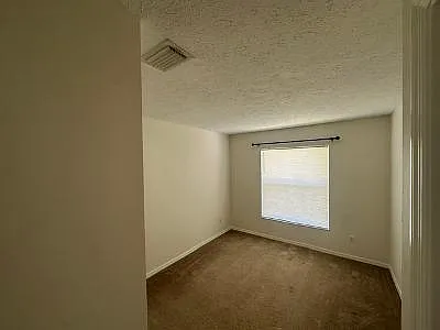 5525 NW North Lundy Cir — Photo 8