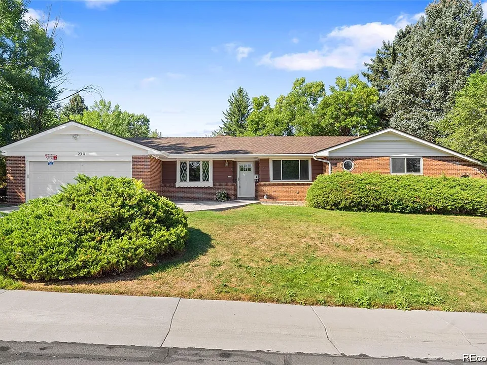 2311 S Jasmine Pl