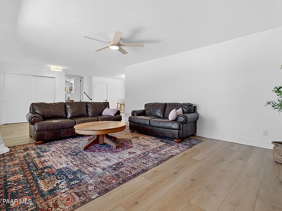 4th image of 1048 N Arrowhead Ln