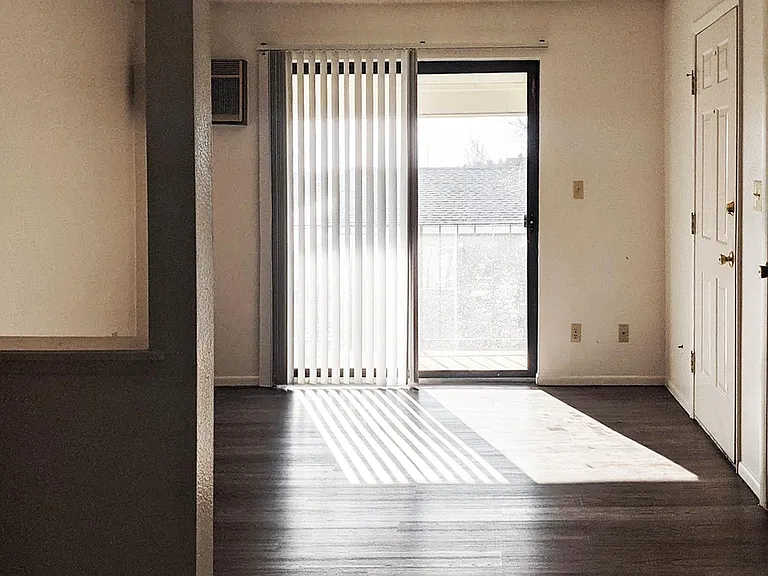 1678 Riverside Ave #12 — Photo 11