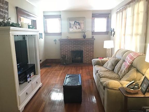4th image of 121 Fairfield Ave