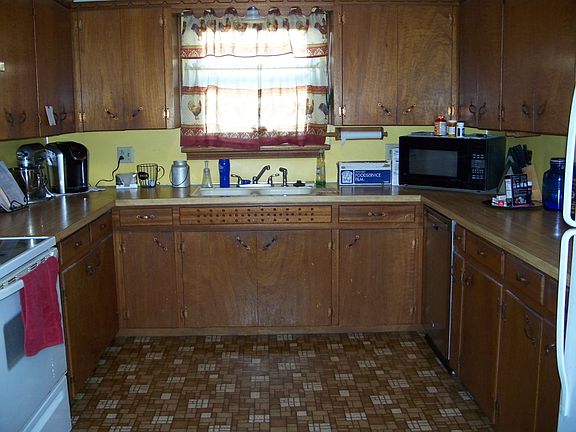 4th image of 900 Sandia Dr