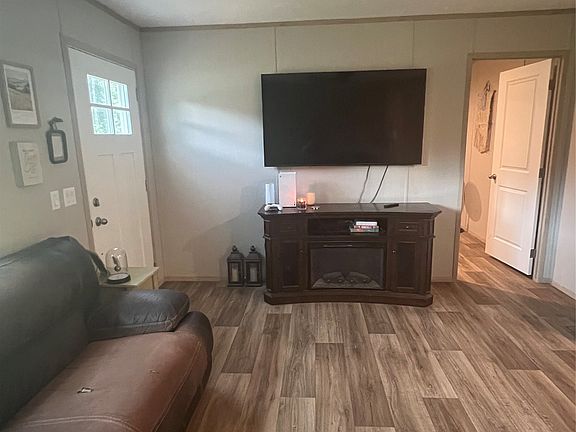 3rd image of 469 County Road 360