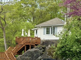 201 Furnace Dock Rd, Cortlandt Manor, NY 10567