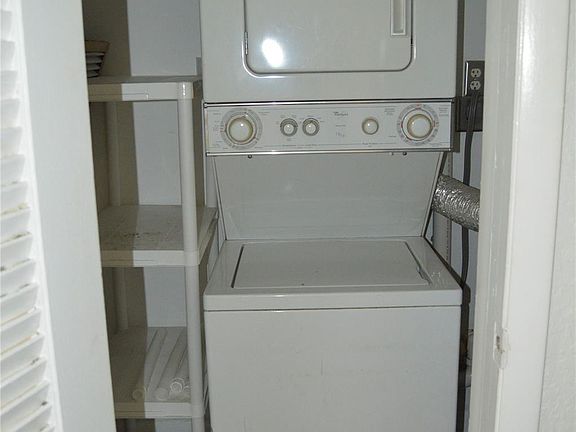 5th image of 770 SE 2nd Avenue #B209