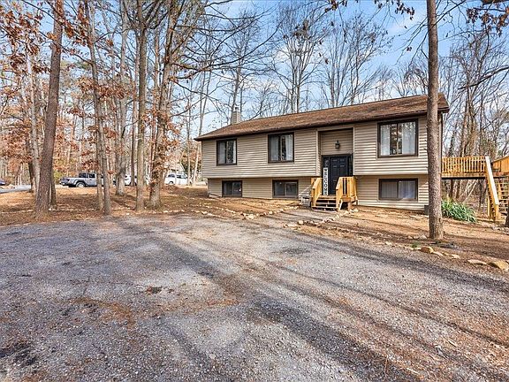 3rd image of 117 Powell Pl