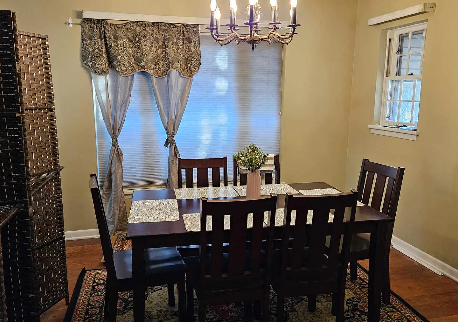2 bed, 1572 sqft, $2,150 — Photo 4