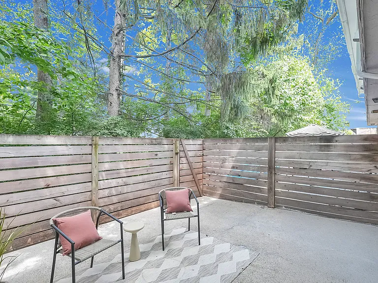 Carnaby Village Townhomes — Photo 28