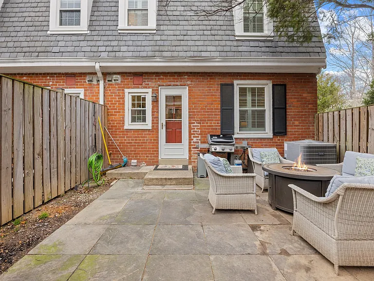 3203 S Stafford St — Photo 45